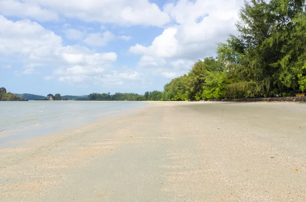 Der schöne meerstrand in krabi thailand — Stockfoto