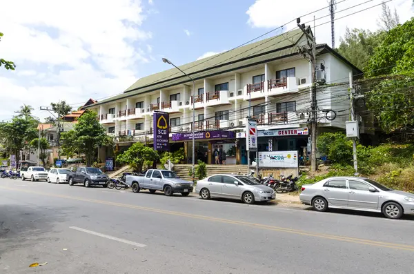 Calles y casas en la ciudad de Ao Nang — Foto de Stock