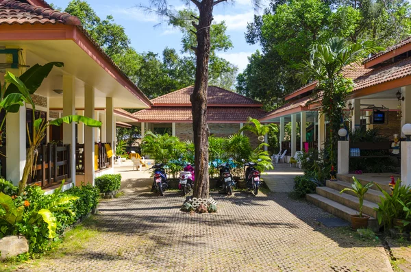 Небольшой отель в Таиланде — стоковое фото