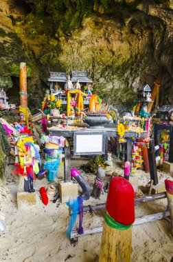 Kutsal lingams fallik ibadet Mağarası pranang Tayland