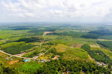 Tayland alanların görünümünü ve dağlarında dağ Manastırı krabi mağara kaplan