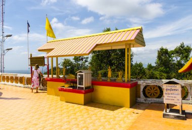 Tayland Budist manastırda güzel sunak