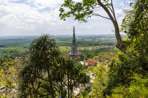 Vista superior das planícies, campos e montanhas das províncias do sul da Tailândia — Fotografia de Stock