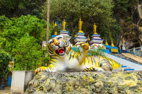 Thailand. Tigerhöhle Kloster wat tham su — Stockfoto