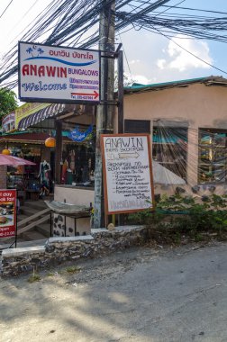 sokaklarda il şehir Tayland krabi Town. alan, evler ve dükkanlar