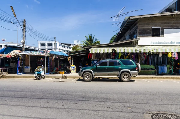 Calles y casas en Krabi Town Tailandia — Foto de Stock