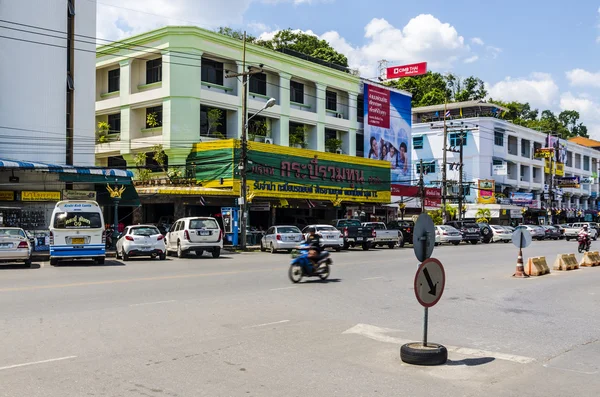 The streets of the provincial city of Thailand Krabi Town. Area, houses and shops — Stock Photo, Image