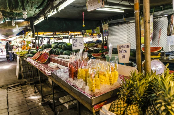 Mercado de frutas en el sur de Tailandia — Foto de Stock