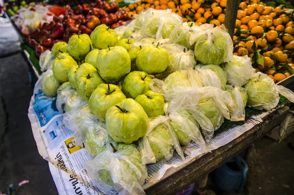 Mercato della frutta nel sud della Thailandia — Foto Stock