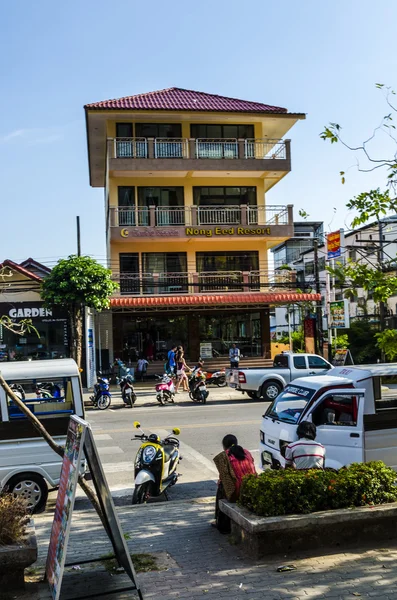 Straßen und Häuser in Krabi Stadt Thailand — Stockfoto