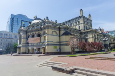 Ulusal Opera Binası (Ulusal Akademik Opera ve bale Tiyatrosu Taras Şevçenko sonra adlı Ukrayna)