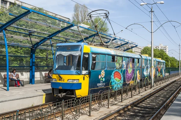 La stazione e la linea ferroviaria leggera a Kiev. Ucraina — Foto Stock