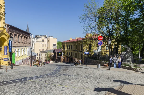 Старих будинків, вулиць та майданів в центрі Києва. — стокове фото