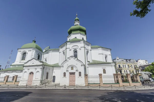 Stará pravoslavná církev v známého kláštera Kyjev. Ukrajina — Stock fotografie