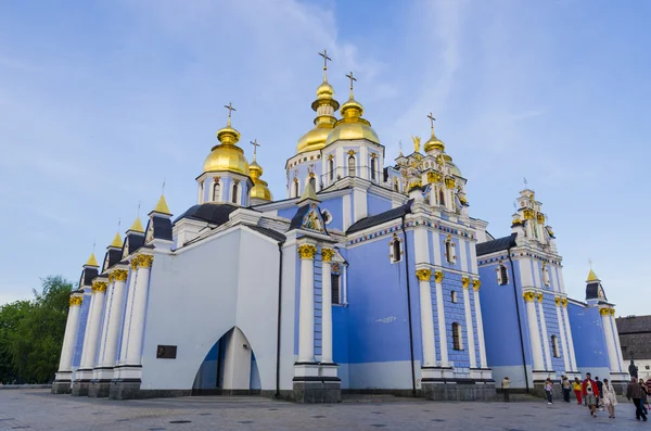 Stary kościół prawosławny w słynny klasztor z Kijowa. Ukraina — Zdjęcie stockowe