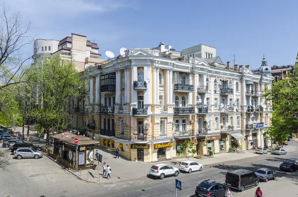 Anciennes rues de la maison dans le centre de Kiev — Photo