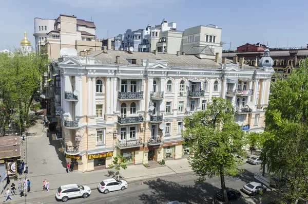 Ruas antigas da casa no centro de Kiev — Fotografia de Stock