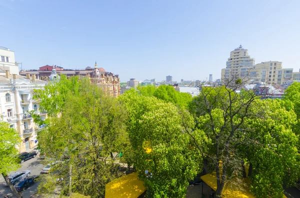 Old houses, streets and squares in the center of Kiev. — Stock Photo, Image