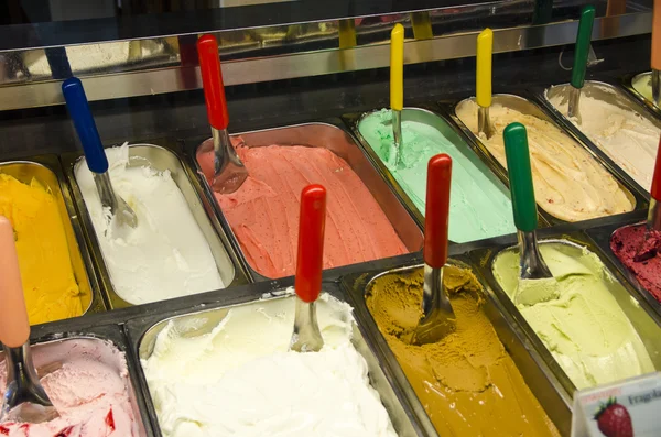 A kijelző a boltban olasz fagylalt — Stock Fotó