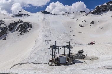 Ski lift Alpler yaz. passo di tonalle, Kayak Merkezi. Kuzey ital