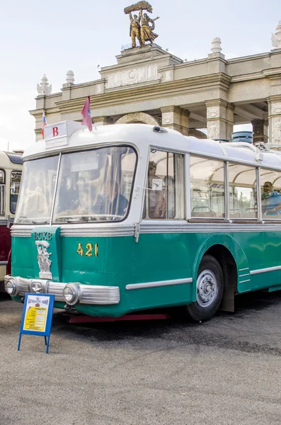 Eski Sovyet troleybüs nadir taşıma Moskova fuarında — Stok fotoğraf