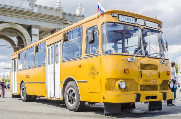 Old Soviet bus at the exhibition of rare transport in Moscow — Stock Photo, Image