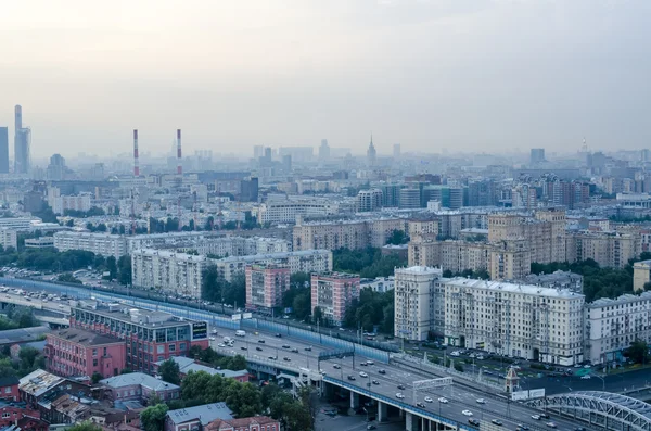 Top view of the streets and squares of Moscow from the top of a block of flats on the Sparrow Hills. Tourist panorama — Stock Photo, Image