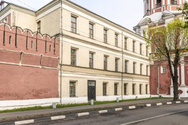 Kulenin duvar ve Rus Barok tarzı Moskova'da Ortodoks Manastırı'nın