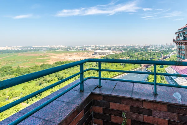 Large balcony on the roof of modern upmarket residential homes. Penthouse — Stock Photo, Image