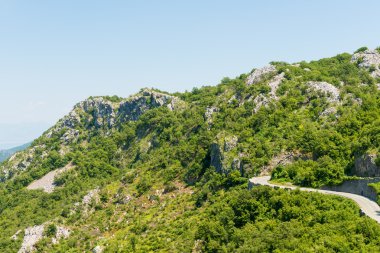 Karadağ'daki yaz aylarında Balkan dağlarının görünümü