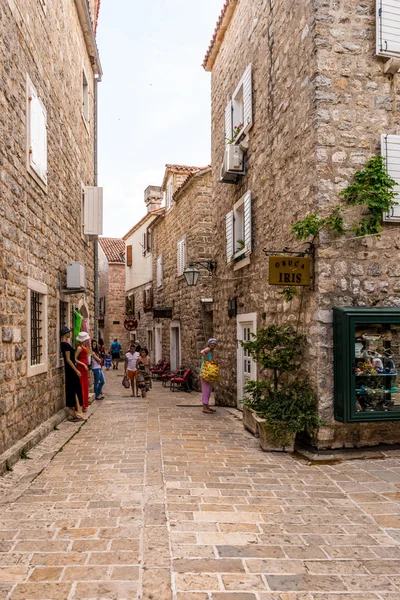 Viejo Budva. Casas, calles y callejones de la ciudad. Montenegro — Foto de Stock