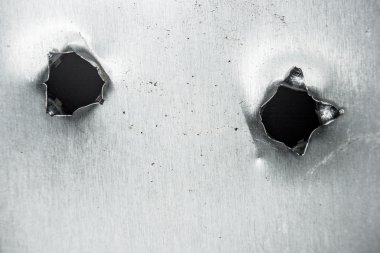 metal levha kurşun deliği
