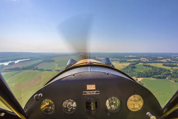 Flygfoto över missouri flod från vintage flygplan cockpit — Stockfoto