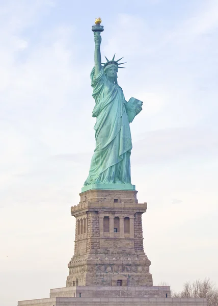 Vooraanzicht van het Vrijheidsbeeld in new york city Stockfoto