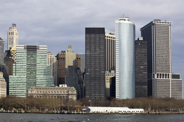 Architectonische wolkenkrabbers in new york city — Stockfoto
