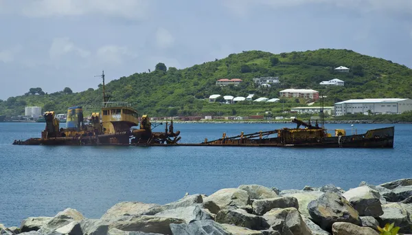 Alte Arbeitsbarge und Schlepper — Stockfoto