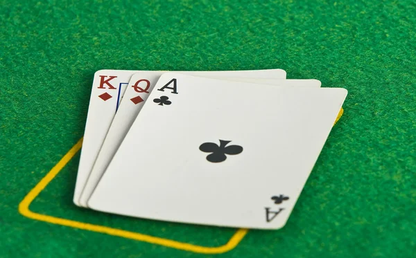 포커 테이블에 카드 — 스톡 사진