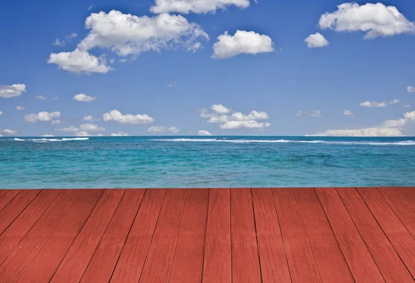 Dřevěná terasa s výhledem na moře Stock Snímky