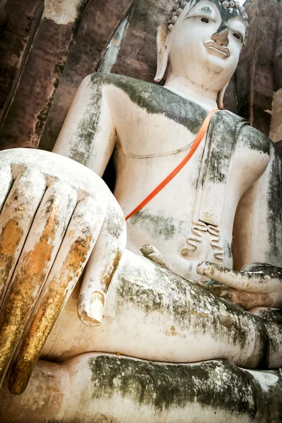 Grande estátua de buddha sukhothai tailândia — Fotografia de Stock