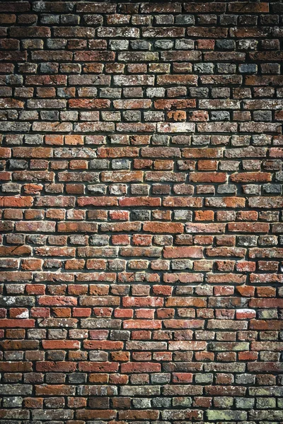 Vecchio muro di mattoni sfondo urbano — Foto Stock