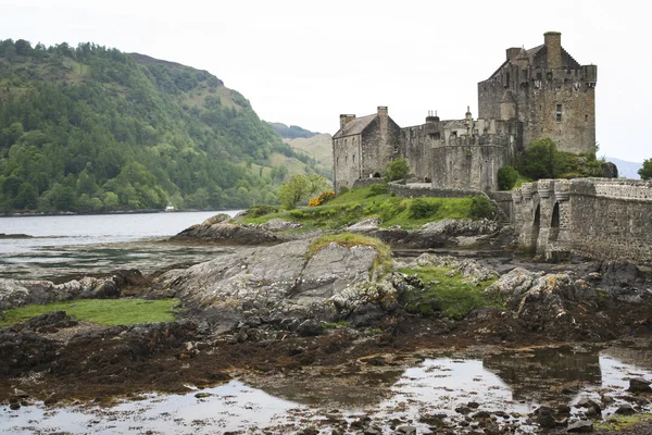 Eilean donan castle wyżyn Szkocji — Zdjęcie stockowe