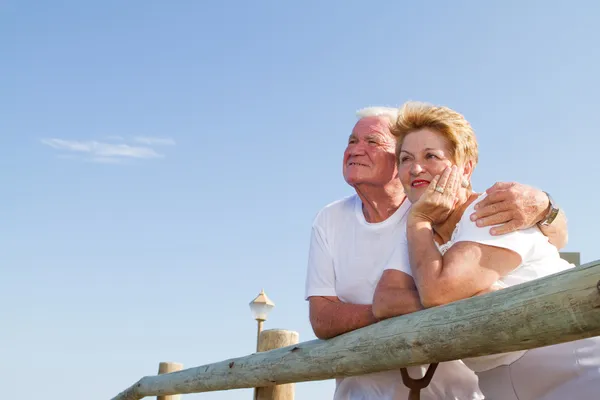 Senior couple looking away — Stock Photo, Image