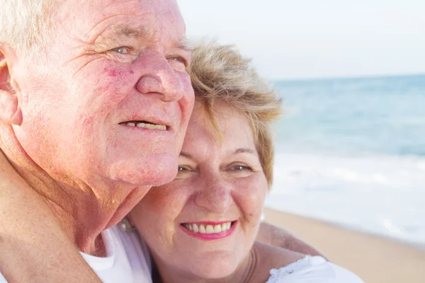 Loving senior couple closeup — Stock Photo, Image