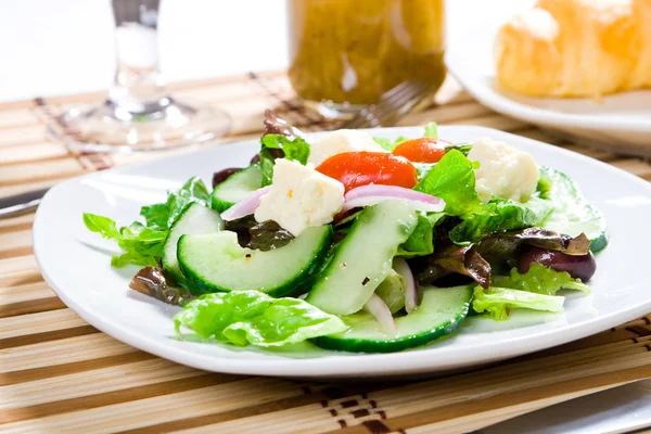 新鲜健康的食物-沙拉 — 图库照片