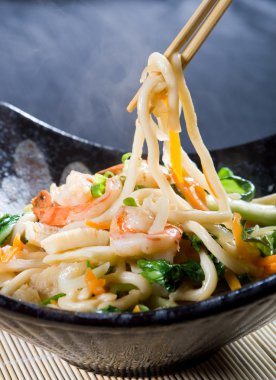 Çin stili deniz ürünleri nooldes