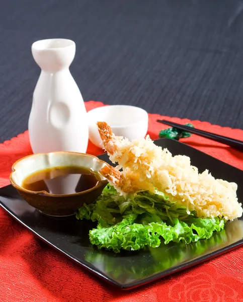 Japanese tempura and saki meal — Stockfoto