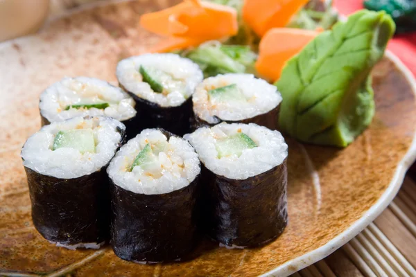 Rolos maki japonês — Fotografia de Stock