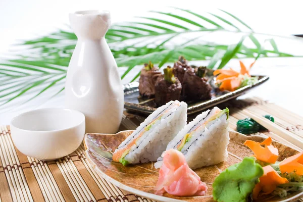 Japonské sushi sendvič — Stock fotografie