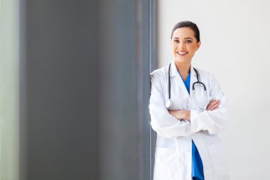 ofis portre çekici genç kadın tıp doktoru