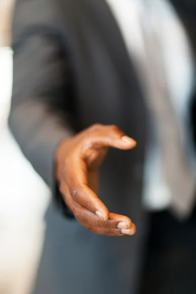 Africký americký podnikatel handshake gesto — Stock fotografie